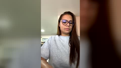 Snapshot of milf__pretty chatting on 05/01/26, 09:52 Melissa online show from 05/01/26, 09:52