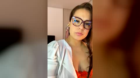 Snapshot of milf__pretty chatting on 06/19/26, 08:12 Melissa online show from 06/19/26, 08:12