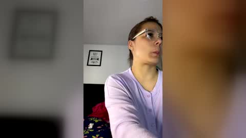 Snapshot of milf__pretty chatting on 07/11/26, 10:18 Melissa online show from 07/11/26, 10:18