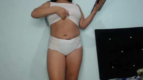 Anay velez online show from 04/22/26, 04:59