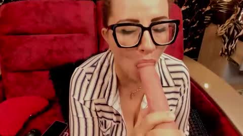 Lili  online show from 03/17/26, 06:00