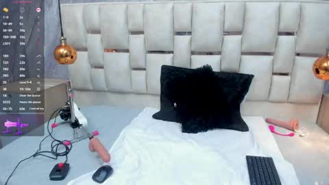 Snapshot of milf_drip chatting on 05/19/26, 12:33 Lili online show from 05/19/26, 12:33