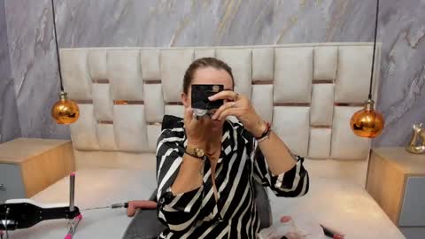 Snapshot of milf_drip chatting on 06/01/26, 12:07 Lili online show from 06/01/26, 12:07