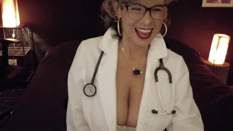 Fabiola online show from 04/16/26, 01:28