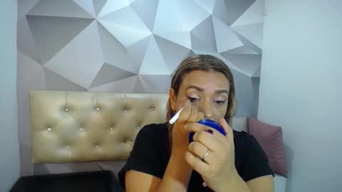 Snapshot of milf_hugeboobs chatting on 12/14/25, 10:42 milf_hugeboobs online show from 12/14/25, 10:42