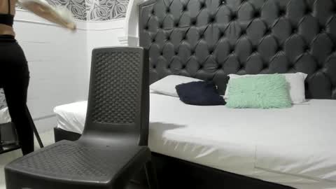 milf_march online show from 04/18/26, 11:25