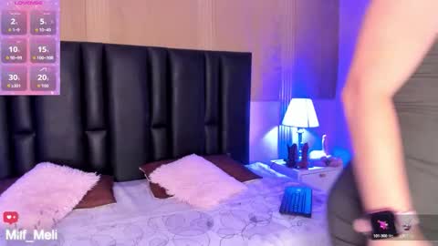 Snapshot of milf_meli chatting on 09/27/25, 07:52 milf_meli online show from 09/27/25, 07:52