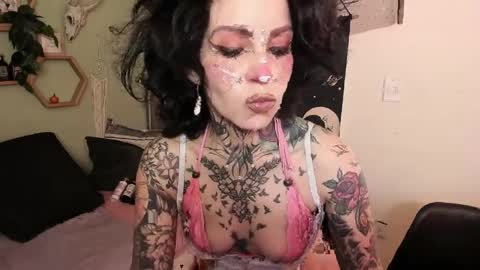 Isabella online show from 04/07/26, 01:22