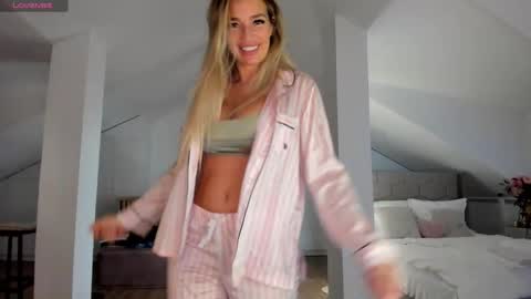 Ingrid online show from 11/10/25, 11:04