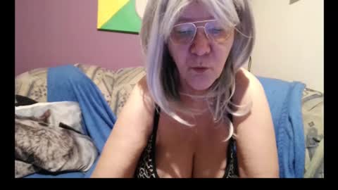 Snapshot of milfchantal chatting on 01/24/25, 07:51 Milfchantal online show from 01/24/25, 07:51