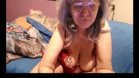 Snapshot of milfchantal chatting on 01/26/25, 09:51 Milfchantal online show from 01/26/25, 09:51