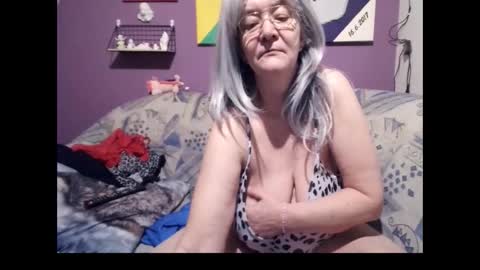 Snapshot of milfchantal chatting on 02/12/25, 04:44 Milfchantal online show from 02/12/25, 04:44