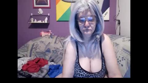Snapshot of milfchantal chatting on 02/17/25, 07:58 Milfchantal online show from 02/17/25, 07:58