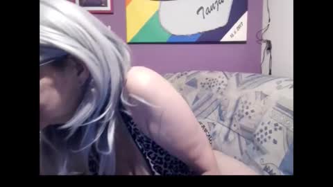 Snapshot of milfchantal chatting on 02/25/25, 07:52 Milfchantal online show from 02/25/25, 07:52