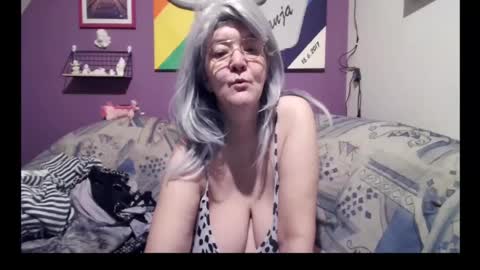 Snapshot of milfchantal chatting on 02/26/25, 08:26 Milfchantal online show from 02/26/25, 08:26