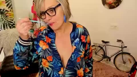 MilfElla online show from 02/08/25, 10:50