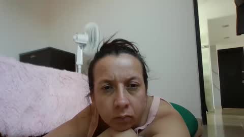 Snapshot of milfevha chatting on 09/09/25, 06:29 milfevha online show from 09/09/25, 06:29