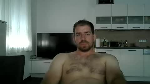 Snapshot of milfhunter195 chatting on 05/29/26, 06:06 milfhunter195 online show from 05/29/26, 06:06