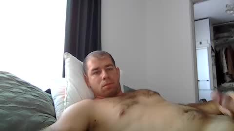 Snapshot of milfhunter195 chatting on 08/03/26, 09:04 milfhunter195 online show from 08/03/26, 09:04
