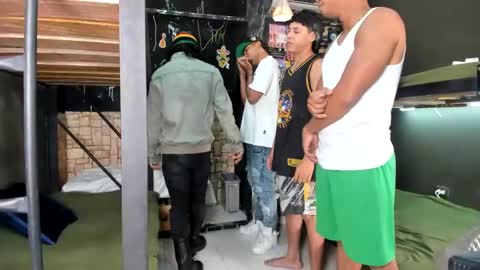 Military room online show from 10/24/25, 07:43