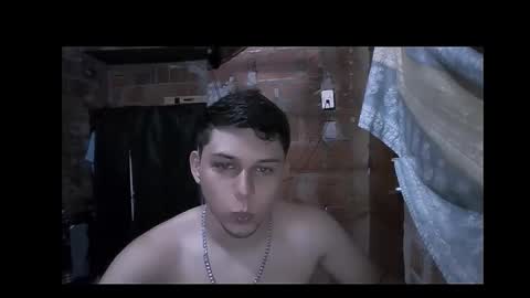 Snapshot of milk_boy25 chatting on 09/17/25, 09:38 milk_boy25 online show from 09/17/25, 09:38