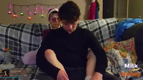 MilkandHoney online show from 11/03/25, 03:30