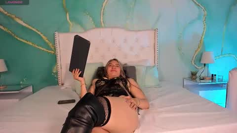 Snapshot of milkavelvett chatting on 02/12/26, 11:49 MiLKa VeLvEtT online show from 02/12/26, 11:49