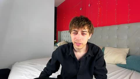 milkhunter_ online show from 04/19/26, 05:07