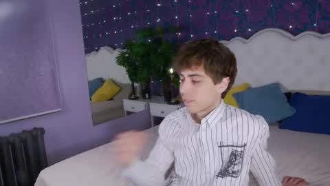 milkhunter_ online show from 04/20/26, 08:10