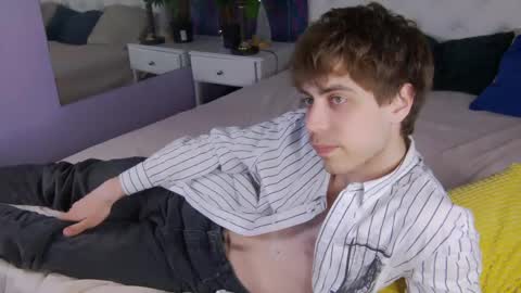 milkhunter_ online show from 04/21/26, 01:42