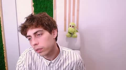 milkhunter_ online show from 04/23/26, 08:11