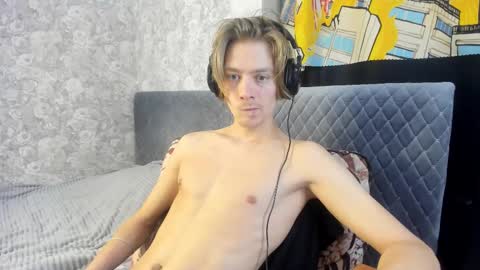 Isaac online show from 09/25/25, 07:12