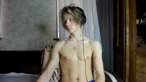 Isaac online show from 11/05/25, 07:08