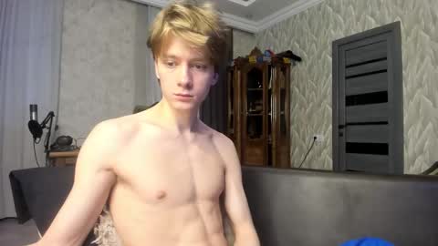 Isaac online show from 02/08/26, 04:49