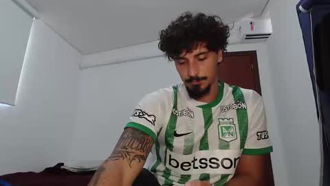 milkoffee online show from 02/12/26, 01:17