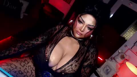 milkshakelavinia online show from 02/16/25, 10:32