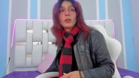 Snapshot of milkwhore1 chatting on 11/04/25, 07:24 Michelle online show from 11/04/25, 07:24