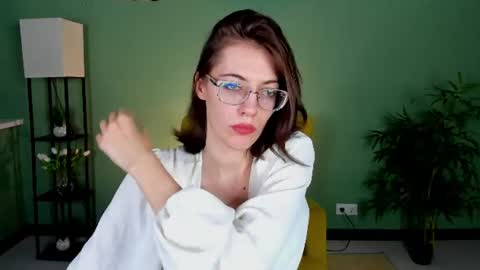 Snapshot of milky_jenny chatting on 06/21/26, 01:03 Eva online show from 06/21/26, 01:03