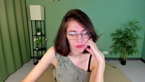 Snapshot of milky_jenny chatting on 07/02/26, 04:29 Eva online show from 07/02/26, 04:29
