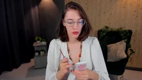 Snapshot of milky_jenny chatting on 07/31/26, 05:07 Eva online show from 07/31/26, 05:07