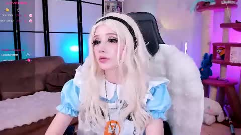 Snapshot of milkycute chatting on 07/11/26, 03:37 milky cute online show from 07/11/26, 03:37