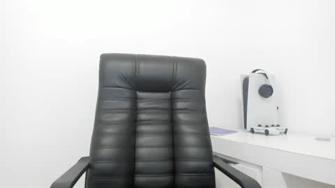 Livia online show from 12/11/24, 04:20