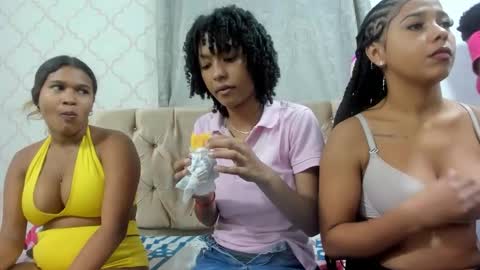 milkylove_19_ online show from 10/17/25, 01:03