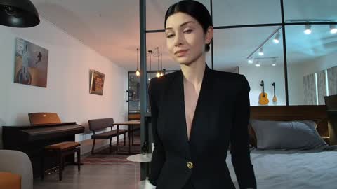 milla bella online show from 02/20/26, 09:15