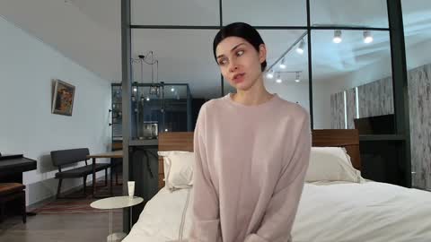 milla bella online show from 03/18/26, 07:17