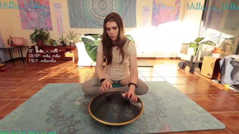 milla_milla online show from 01/19/25, 09:13