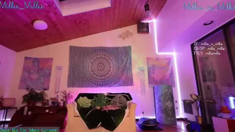 milla_milla online show from 02/23/25, 09:33