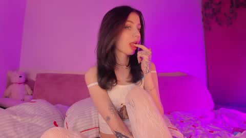 Milla online show from 04/22/26, 12:02