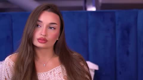 Milla online show from 10/19/25, 04:24