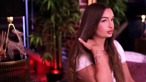 Milla online show from 12/20/25, 07:37